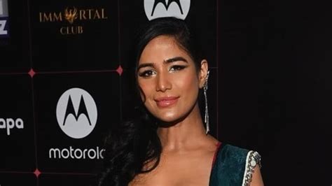 ponam panday|Poonam Pandey Dies Of Cervical Cancer At 32, Says Her Team